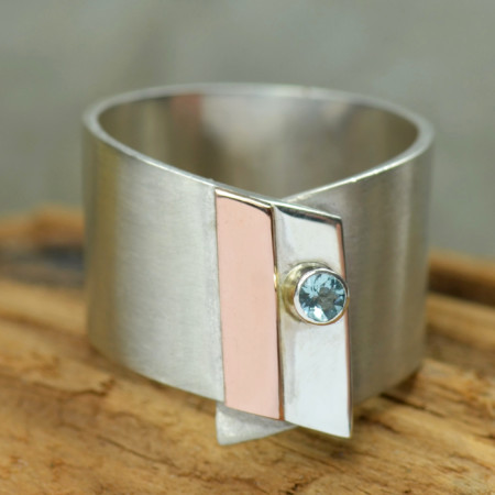 Design-ring aquamarijn en zilver, roodgoud, aquamarijn, lichtblauwe edelsteen, handgemaakt door LYAM edelsmeden