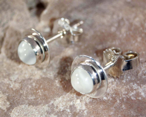 Oorbellen Basic Maansteen, oorstekers, witte maanstenen maansteen, zilveren oorbellen met maansteen
