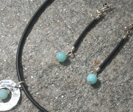 Oorhangers Andesopaal en zilver: lange oorbellen, blauwe edelstenen, edelsteen, zilveren, rubber