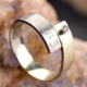 Poëziering Jij raakt mij gedicht ring goud geel wit saffier