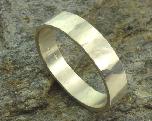 Matte zilveren (heren)ring, gehamerde ring voor heren mannen, handgemaakt door LYAM edelsmeden edelsmid Friesland