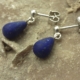 Oorbellen Lapis lazuli klein: kleine oorhangertjes zilver met lapis lazuli, lapis lazuli oorbellen oorstekers zilver Oorbellen zilver met matte lapis lazuli kleine hangertjes