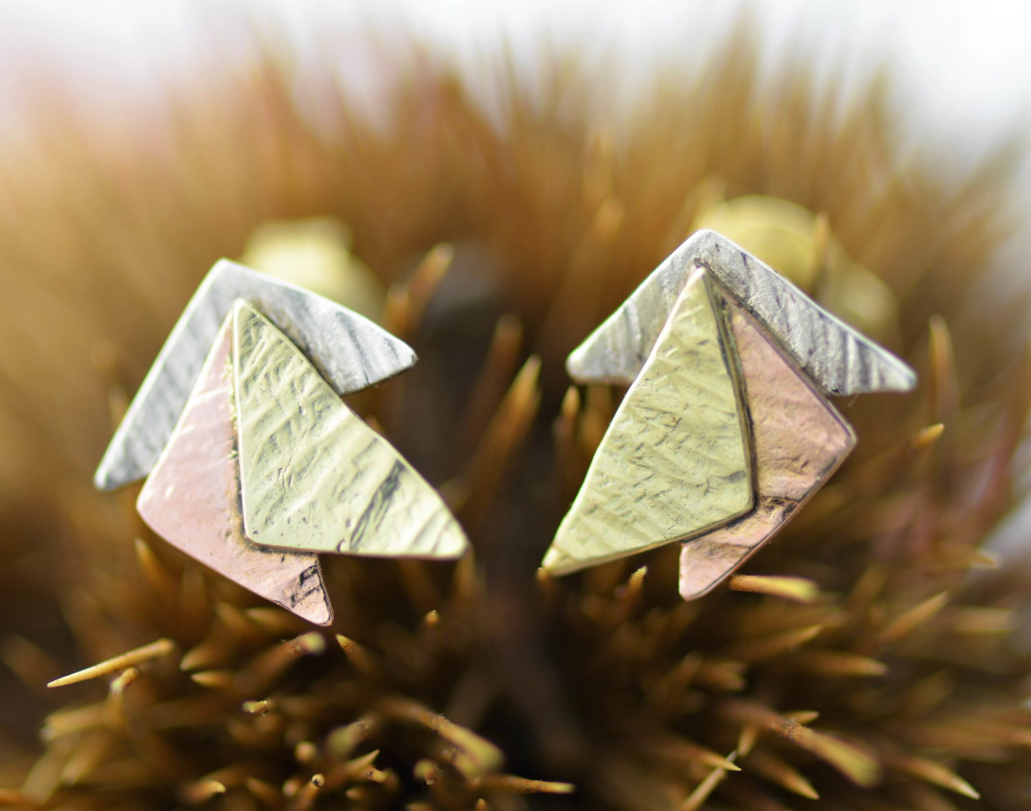 oorbellen oorstekers goud witgoud geelgoud roodgoud handgemaakt LYAM edelsmeden