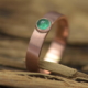 Roodgouden ring met smaragd, gerecycled goud, handgemaakt, heldergroene smaragd