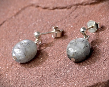 Oorhangertje Kyaniet grijsblauw, blauwe edelsteen, lichtblauwe edelsteen, oorstekers, oorbellen, zilveren