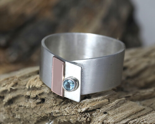 Design-ring aquamarijn en zilver, roodgoud, aquamarijn, lichtblauwe edelsteen, handgemaakt door LYAM edelsmeden